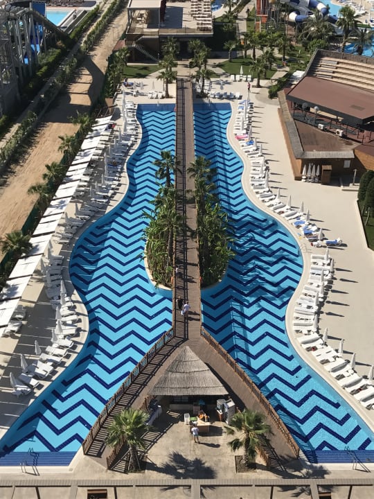 Pool Saturn Palace Resort Hotel