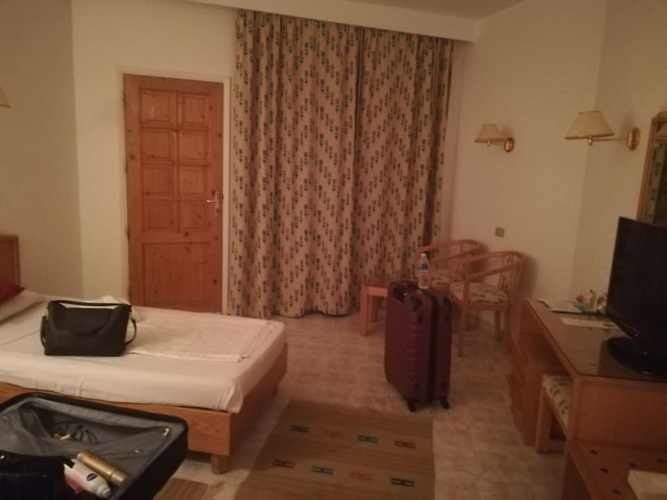 Zimmer Menaville Safaga