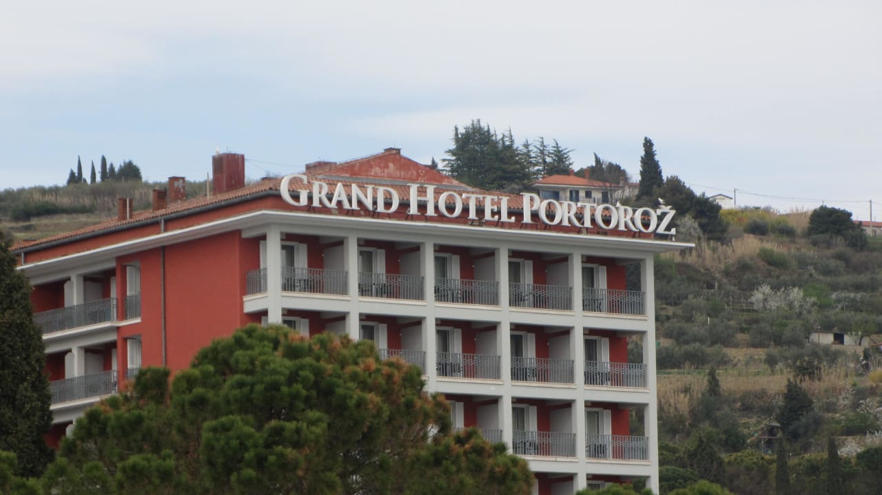 Вид с набережной Grand Hotel Portoroz - LifeClass Hotels & Spa