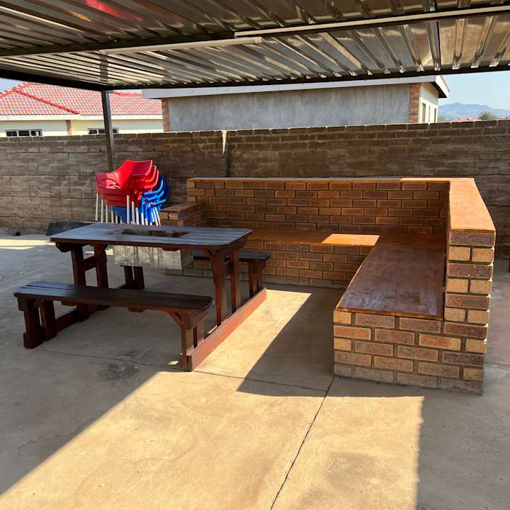 Gartenanlage Rhino House with 3 bedrooms next to Pilanesberg and Sun City