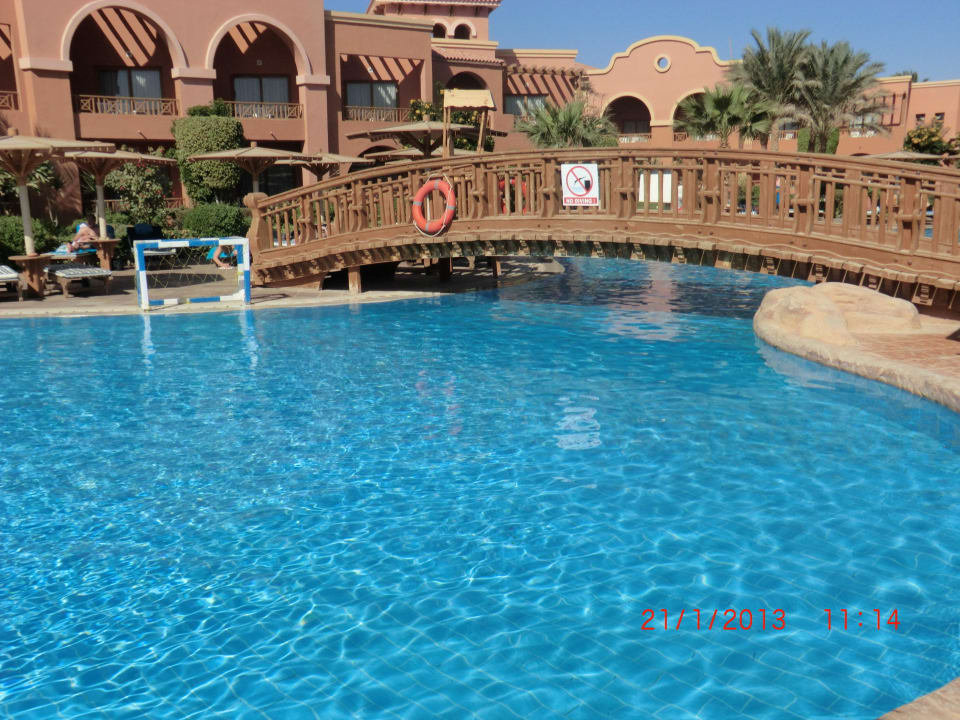 Beheizter Pool des Sea Garden Charmillion Gardens Aquapark