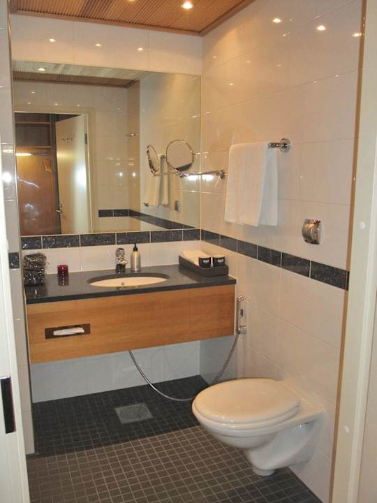 Blick ins Bad Hotel GLO Espoo Sello