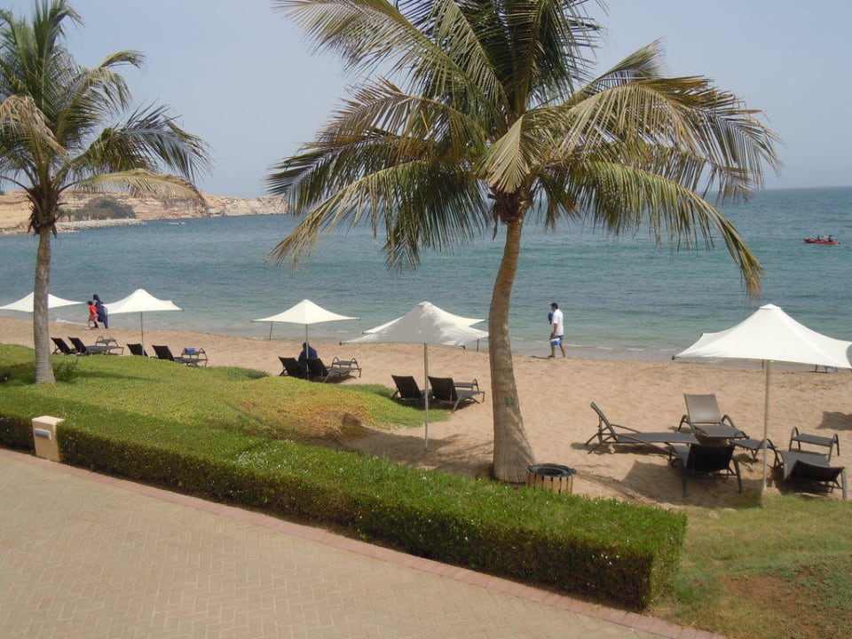 Strand vor dem Al Waha Shangri-La Barr Al Jissah Resort & Spa - Al Waha