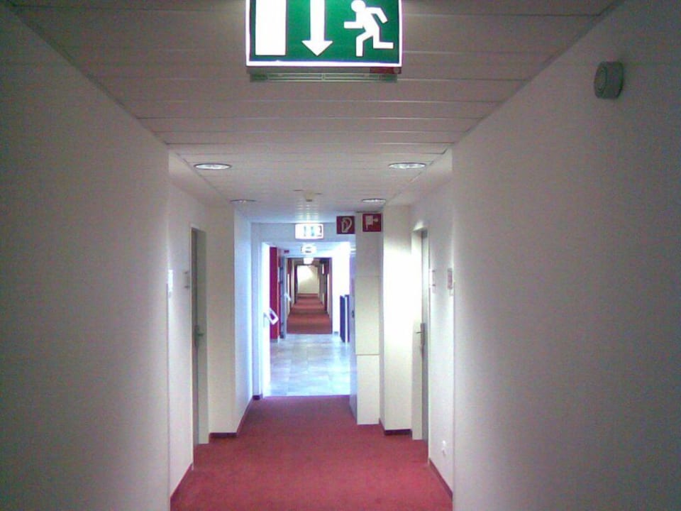 Gang III All In Red Thermenhotel