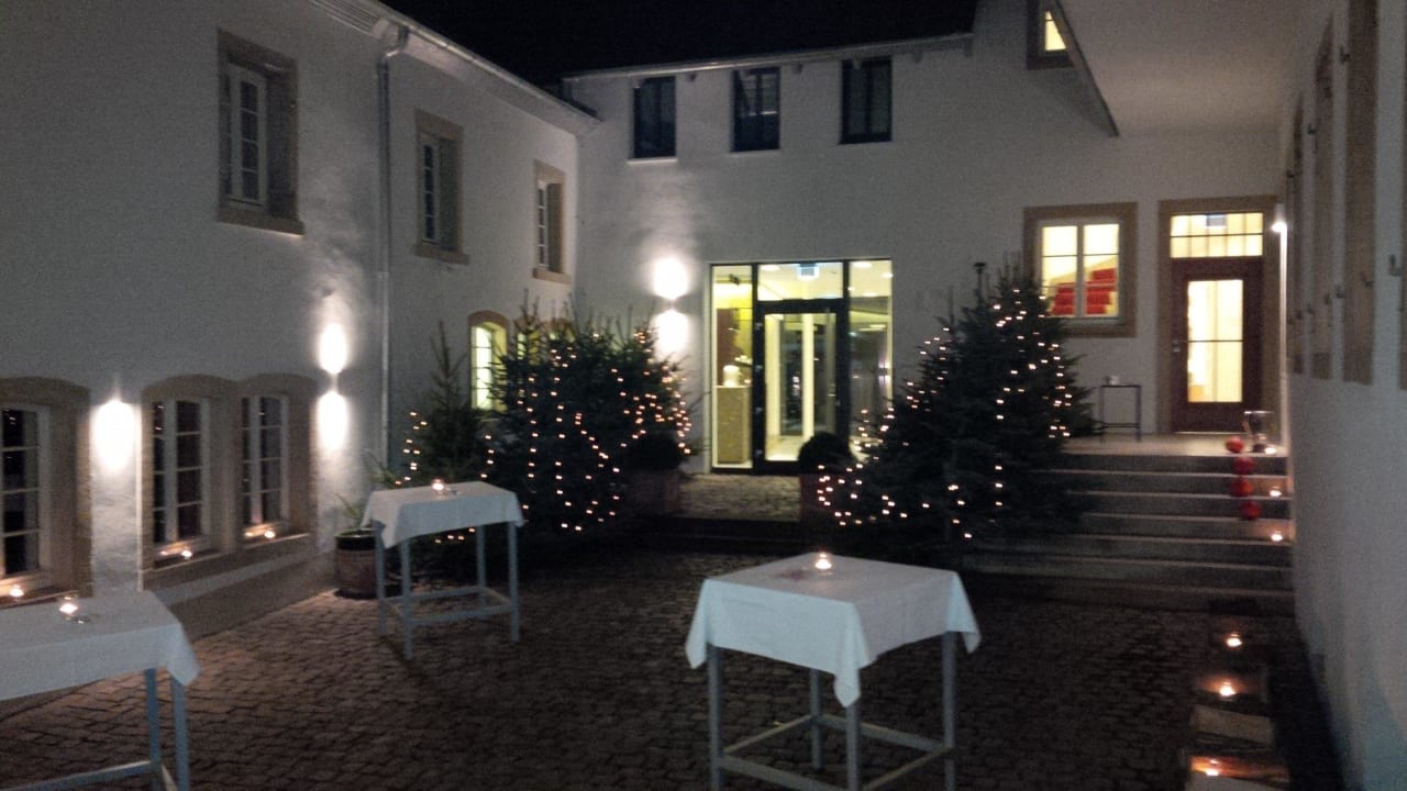 Weihnachtliche Stimmung im Hof Weinhaus Henninger Hotel