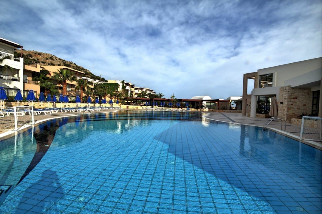 Hauptpool Richtung Westen Grand Hotel Holiday Resort