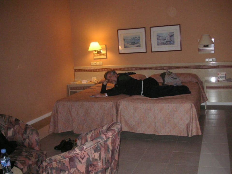 Doppel-Bett in grossem Zimmer Melia La Palma Hotel