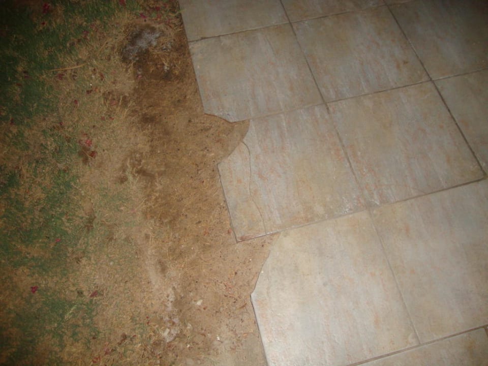 Zur Abwechslung ... kaputte Wege Panorama Bungalows Resort El Gouna