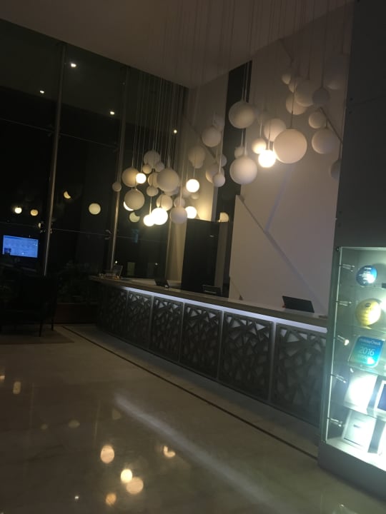 Lobby Bellazure Hotel