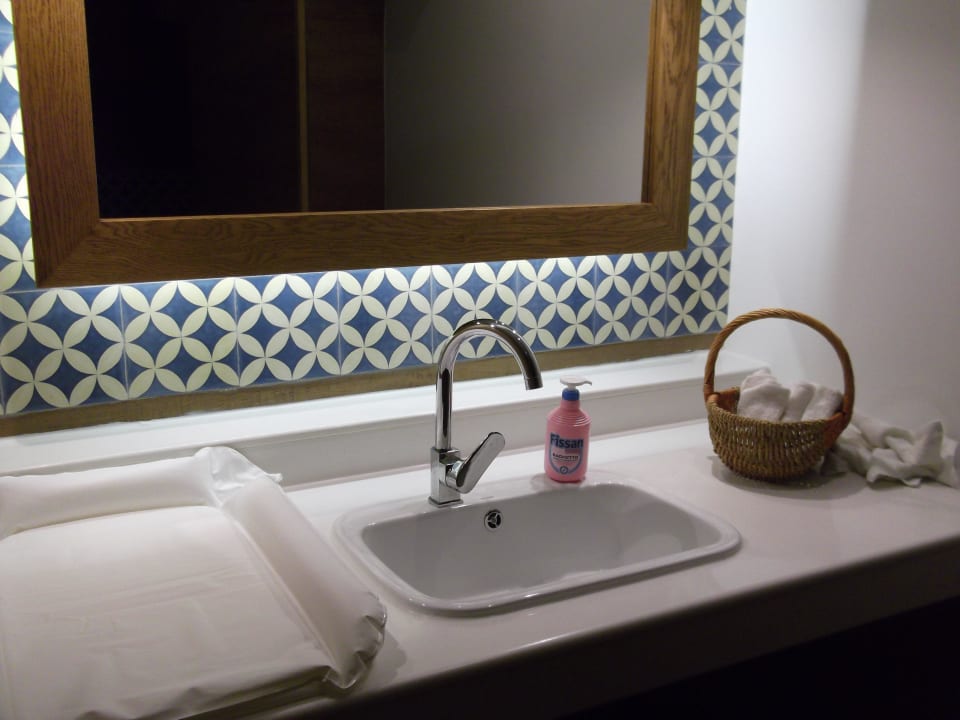 Baby-Lounge Atlantica Marmari Beach