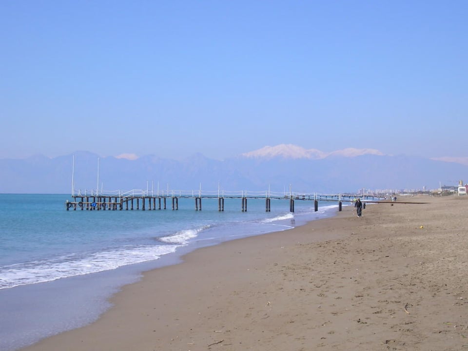 Strand in Hotelnähe Saturn Palace Resort Hotel