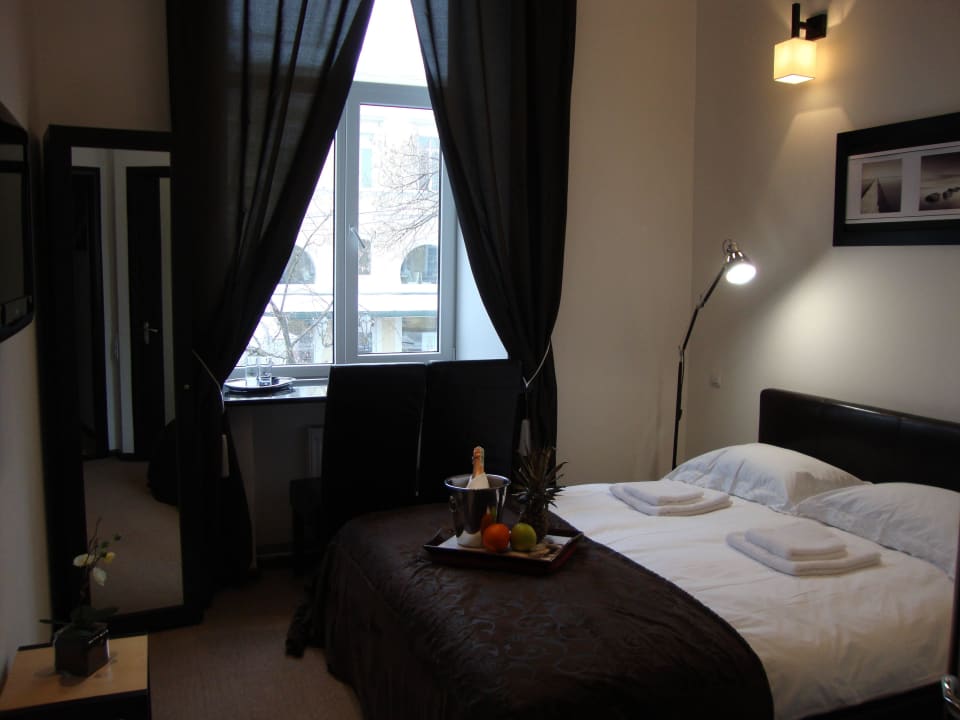 Номер стандарт с видом на Дерибасовскую Hotel Reno