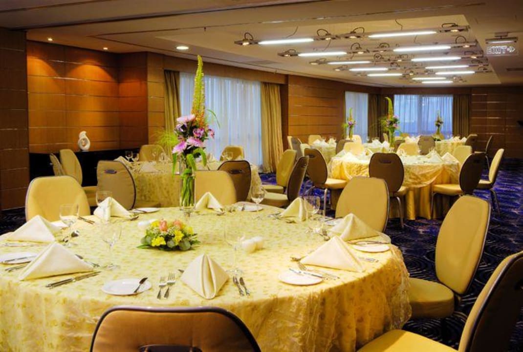 Hotel (other) Mövenpick Hotel West Bay Doha