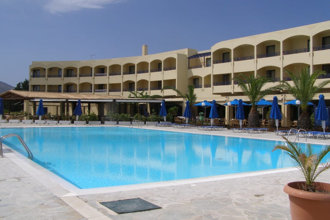 Ruhepool mit Restaurant Grecotel Casa Paradiso