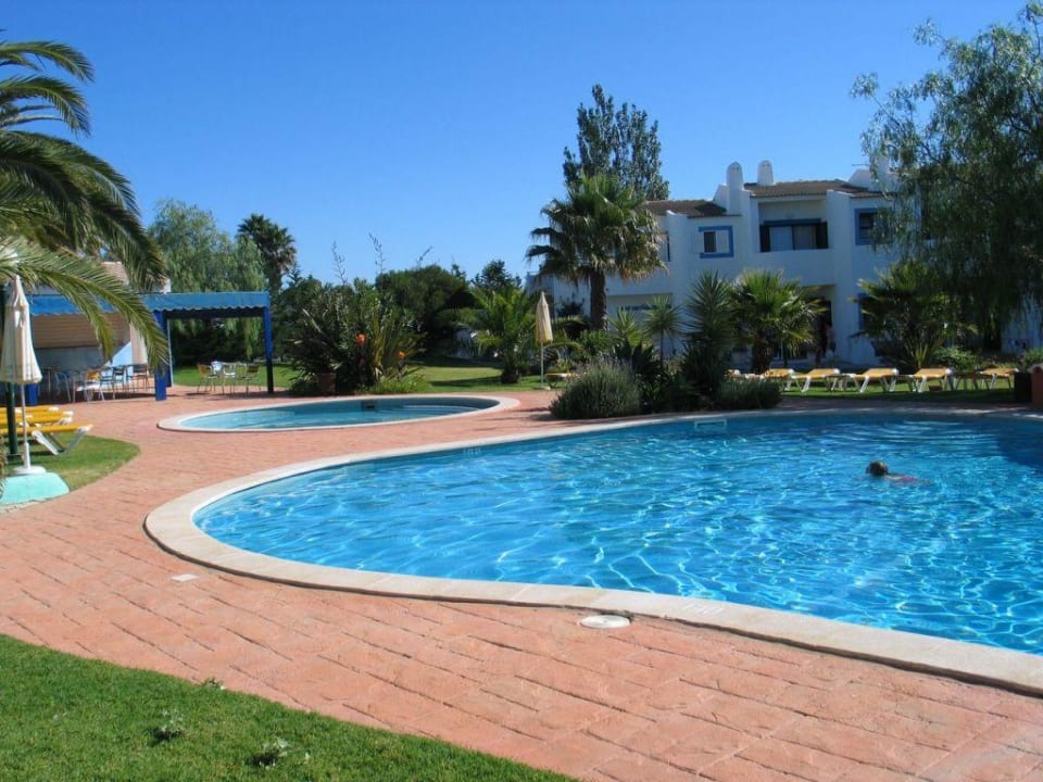 Pool im oberen Teil der Anlage Hotel Quinta do Paraiso