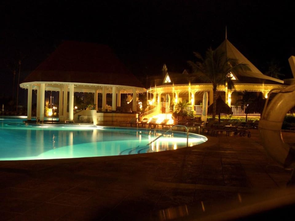 Bei Nacht Bahia Principe Luxury Esmeralda