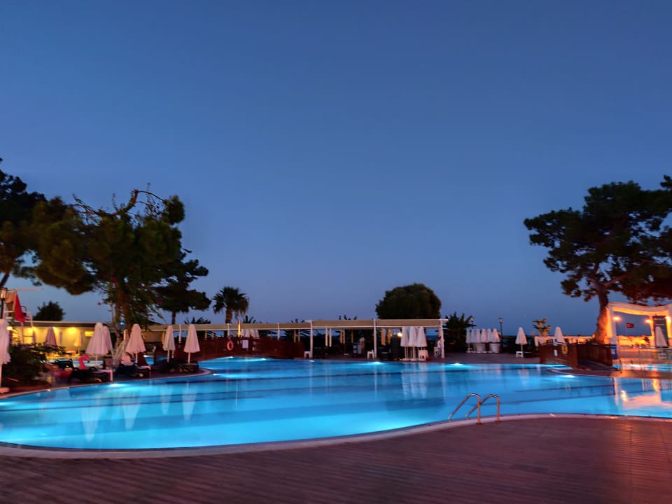 Pool Crystal Aura Aqua Collection