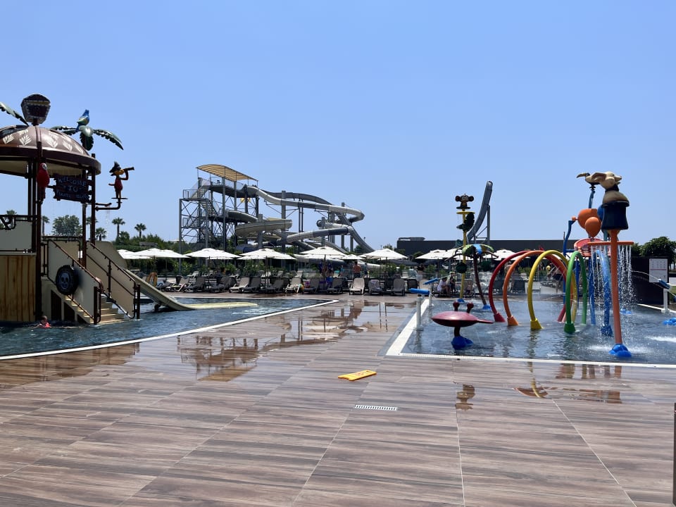 Pool Jacaranda Luxury Resort