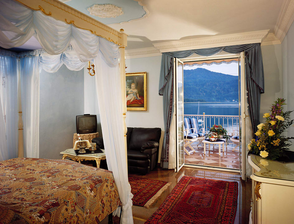 Himmelbettzimmer mit Seeblick Seehotel Porcia