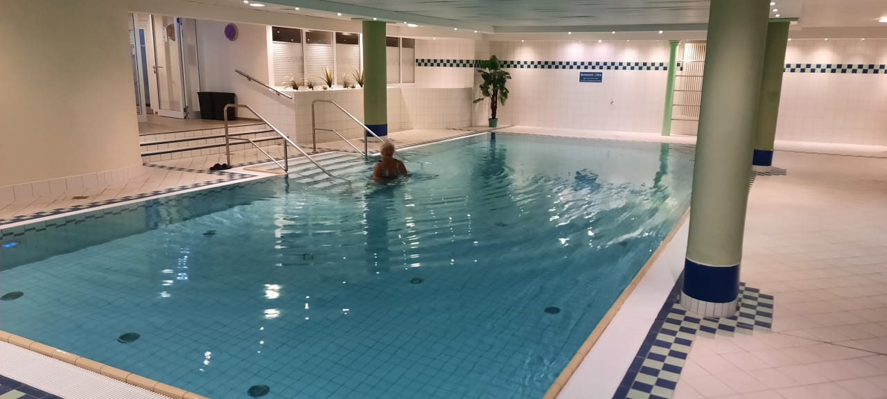 Pool Hotel Aquamarin