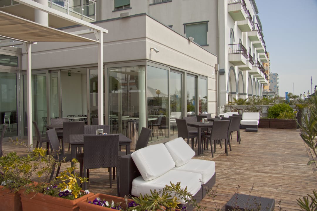 Lounge Bar sulla Spiaggia Hotel Bali