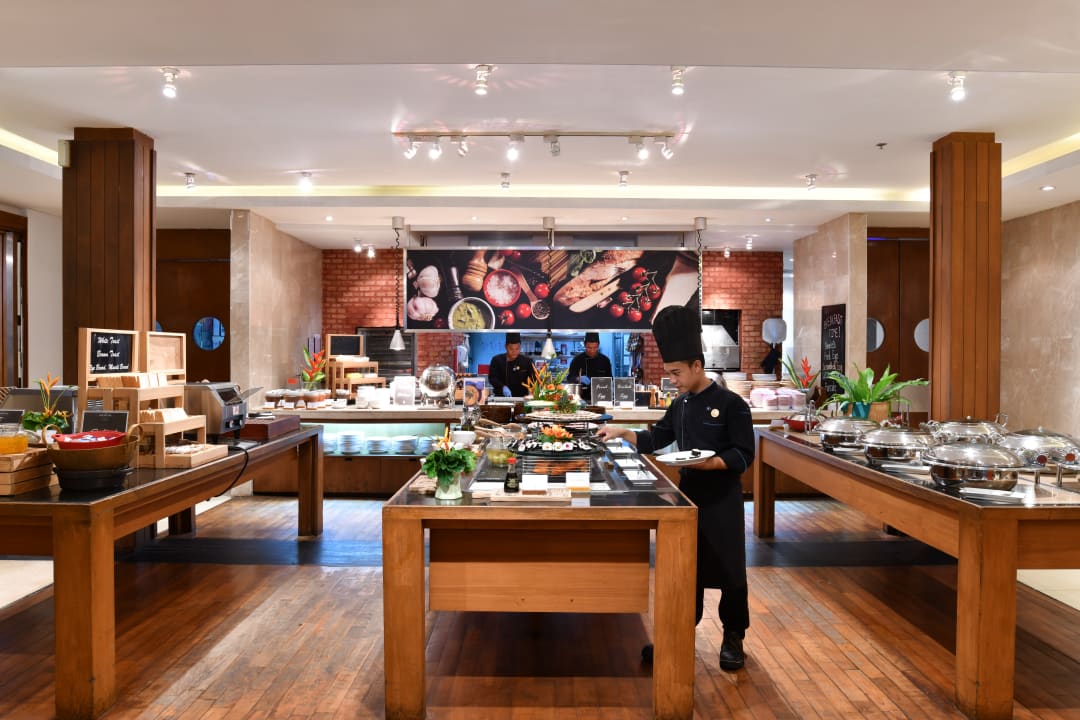 Gastro Holiday Inn Resort Phuket Surin Beach by IHG