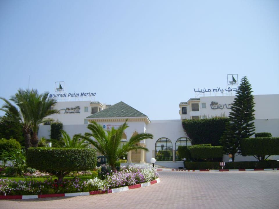 Die Einfahrt Hotel El Mouradi Palm Marina
