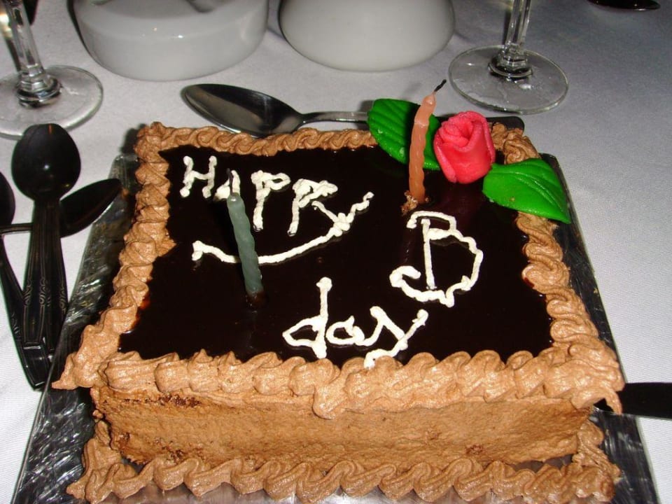 Zum Geburtstag bekam ich diese Torte!  Summer Island Maldives
