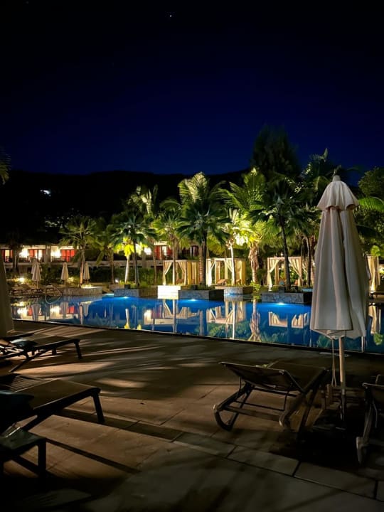 Pool STORY Seychelles