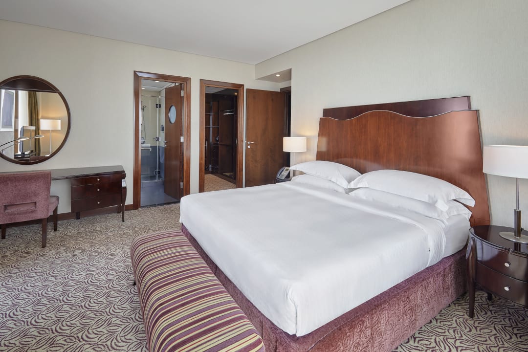 Zimmer Rose Rayhaan by Rotana