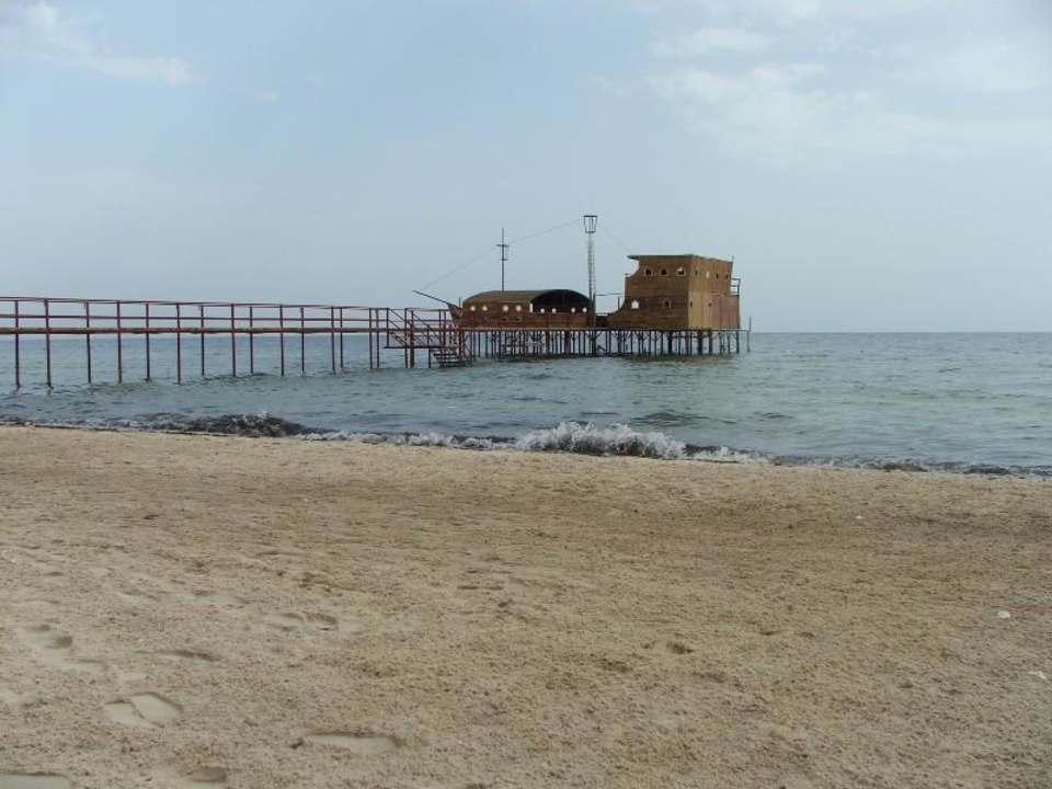 Czasami jest czyściej na plaży bez wodorostów Alassio Hotel and Thalasso