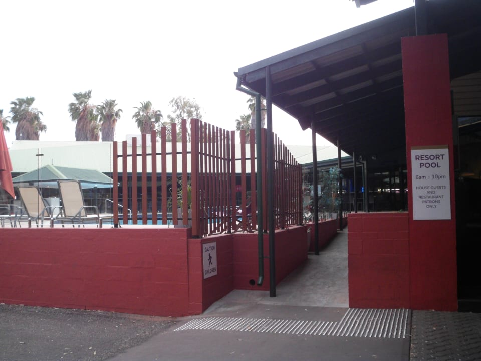 Pool Mercure Alice Springs Resort