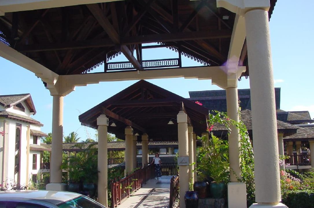 Eingang zum Hotel Sofitel Imperial Resort & Spa