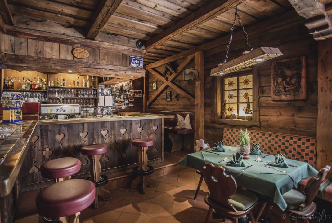 Hausbar Sumpflöchel Hohe Burg Alpengasthof