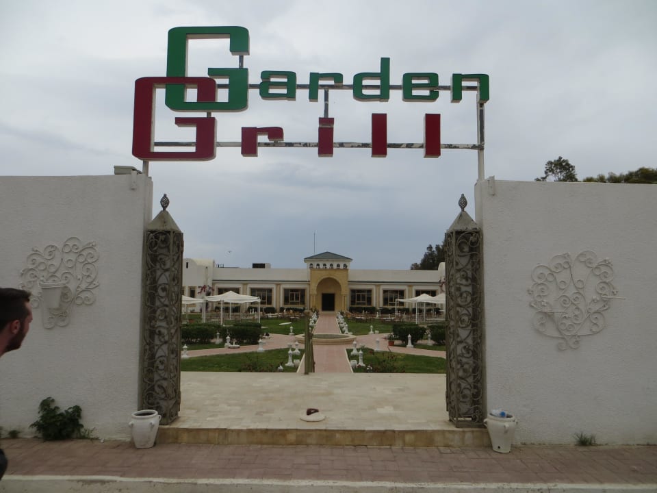 Außengrill vom Hotel El Mouradi Club Kantaoui