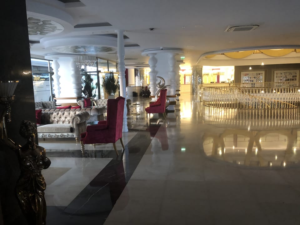 Lobby Dream World Aqua Hotel