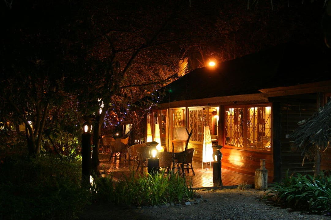 Schöne Bar mit Terrasse im Garten Hotel Inle Lake View Resort