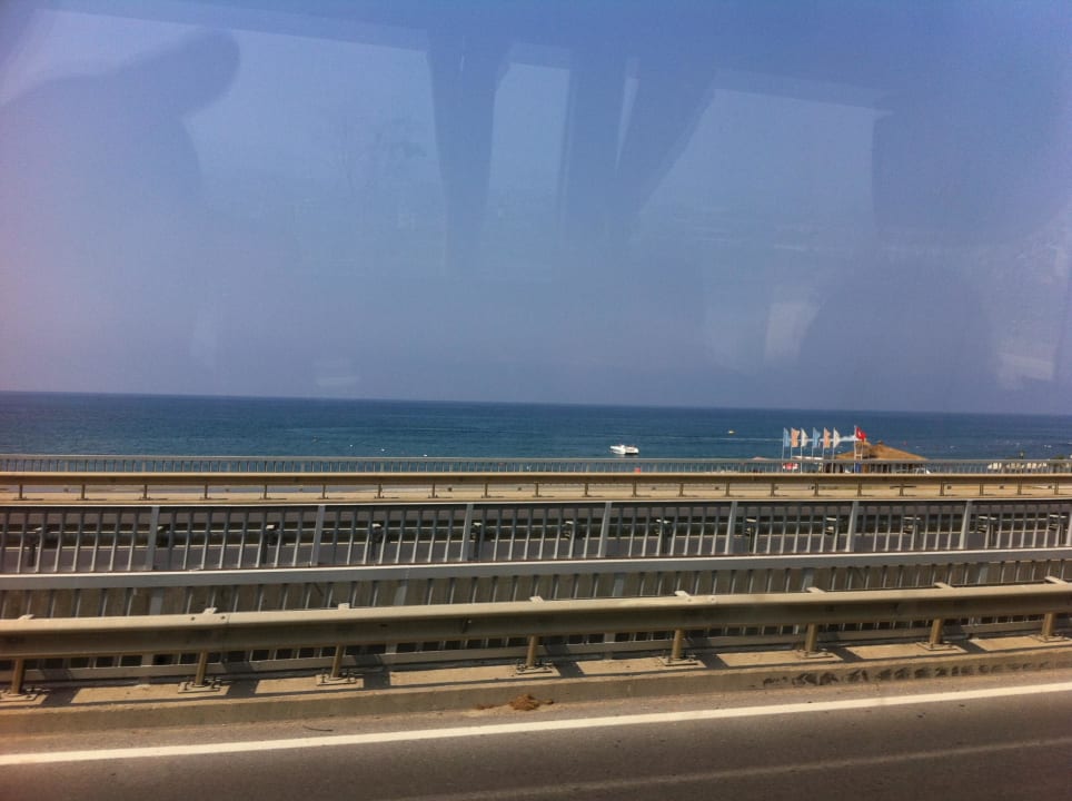 Blick über die Strasse Aydinbey Gold Dreams