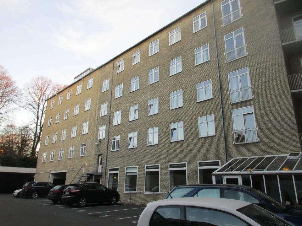 Rückseite und ganz schön alt The Mayor Hotel