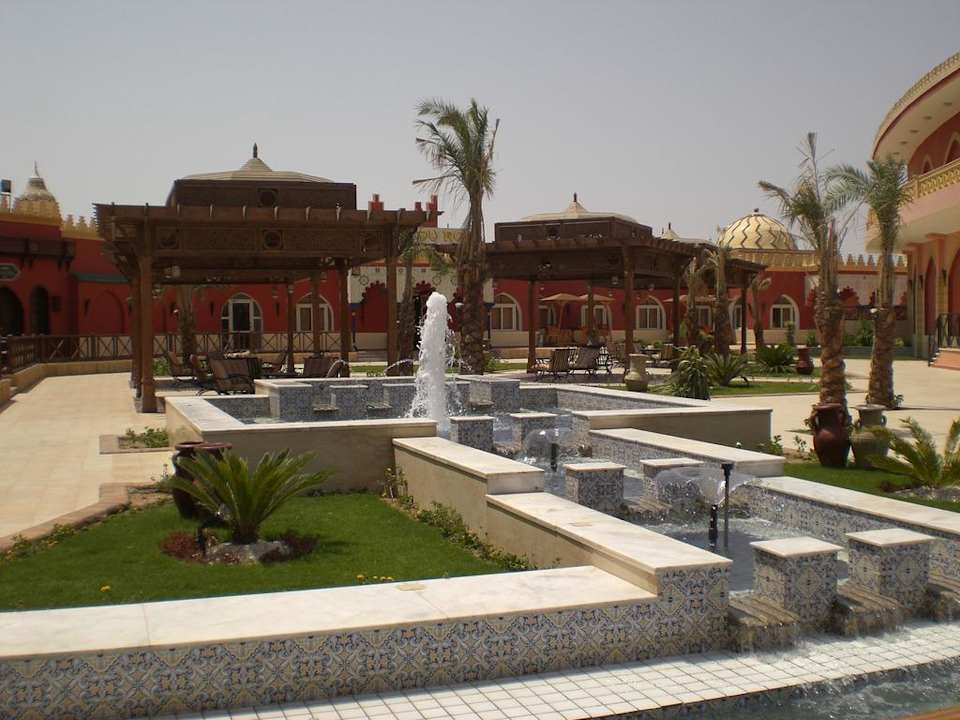 Spaziergang Pickalbatros Alf Leila Wa Leila Resort - Neverland Hurghada