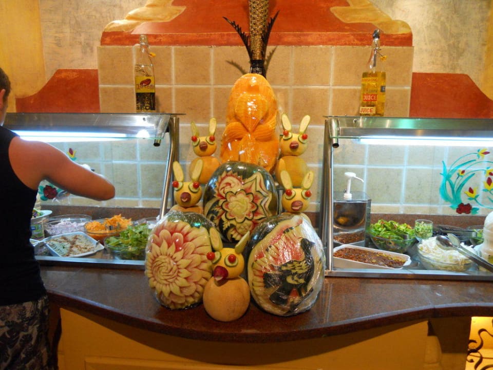 Deko am Buffet Pickalbatros Alf Leila Wa Leila Resort - Neverland Hurghada