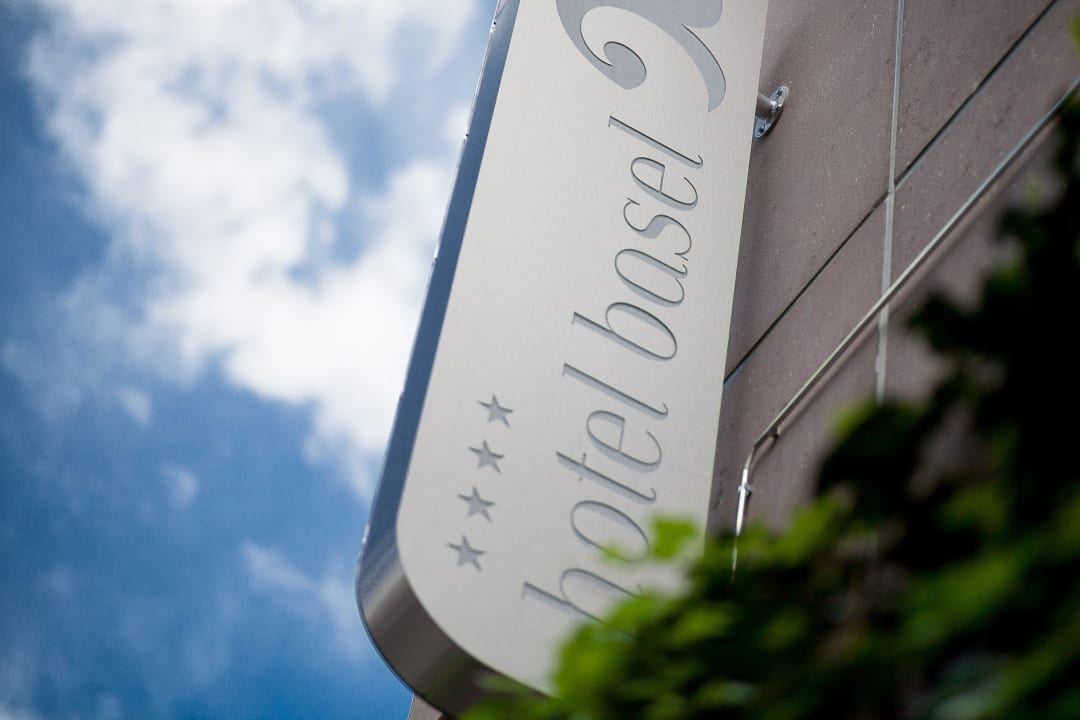 Fassade Hotel Basel - Da wohnen, wo Basel lebt!