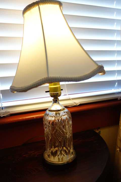 Nette Lampe im Zimmer 1 Victorian House