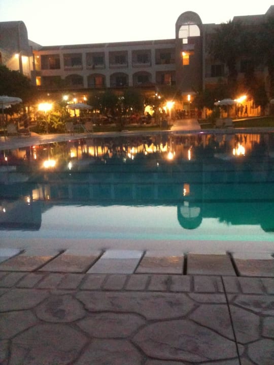 Abend am Pool Marianna Palace Hotel