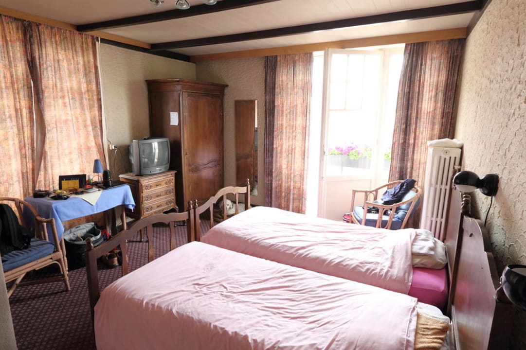 Ungemütlich Hotel Astel