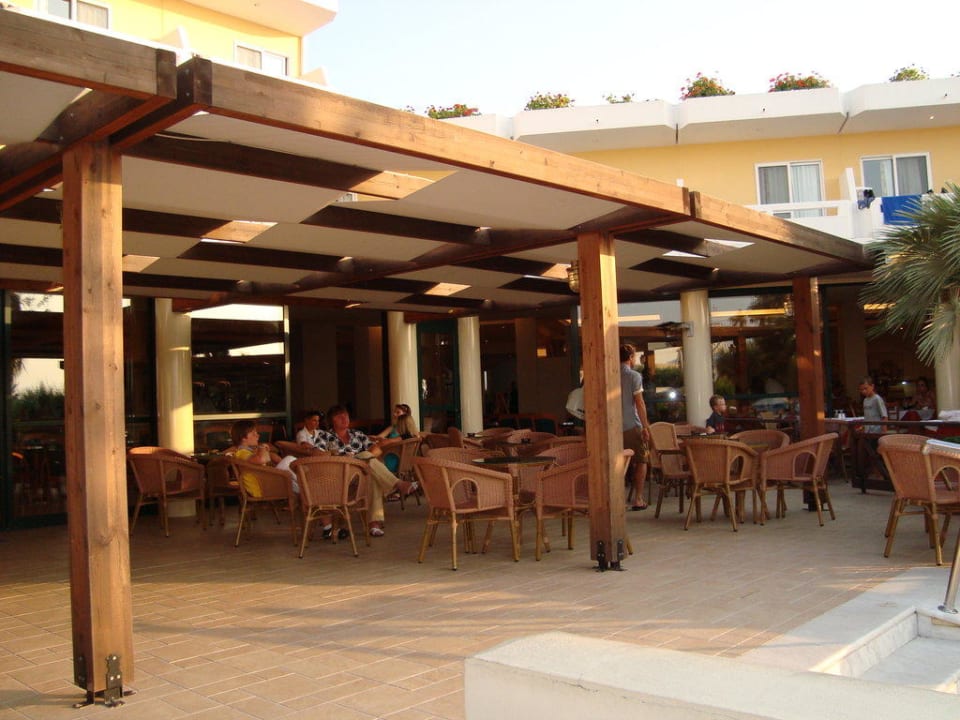 Hotel zur Poolseite TUI KIDS CLUB Alex Beach