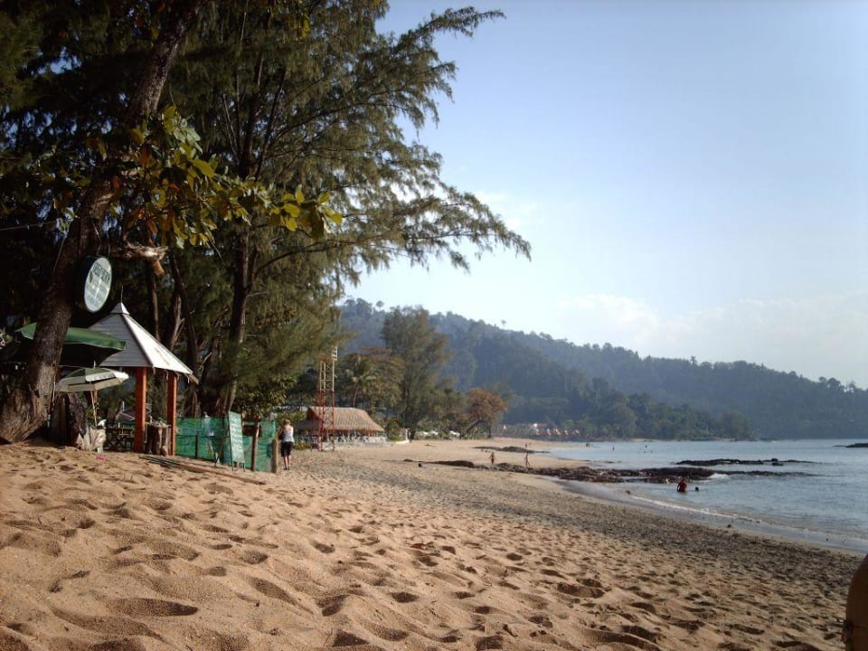 Strand in der Nähe des Hotels Khaolak Bhandari Resort & Spa