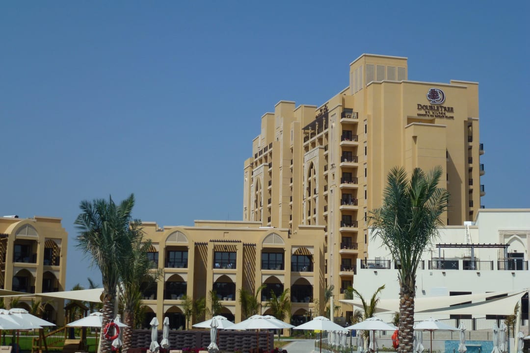 Außenansicht vom 2. Pool DoubleTree by Hilton Resort & Spa Marjan Island