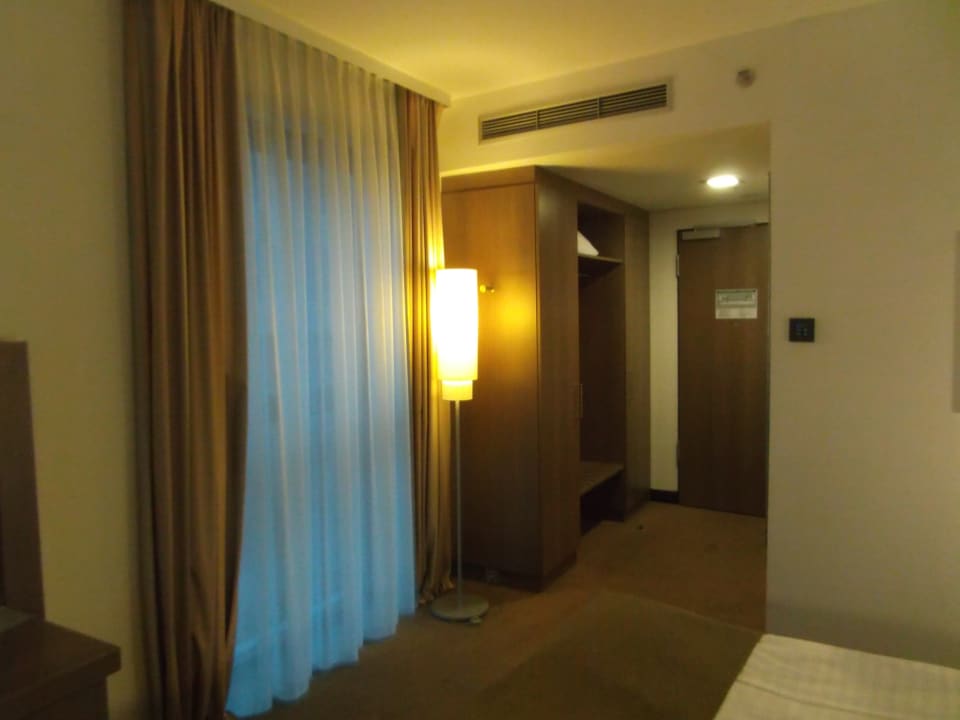 Zimmer IntercityHotel Berlin Hauptbahnhof