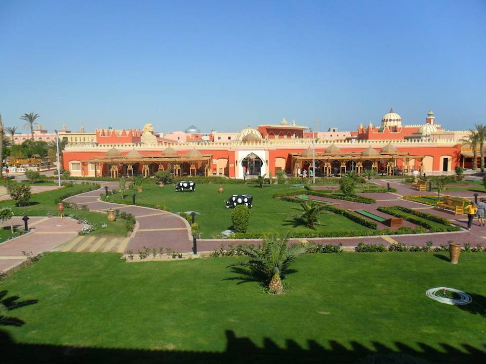 Zimmerausblick aufs Restaurant Pickalbatros Alf Leila Wa Leila Resort - Neverland Hurghada